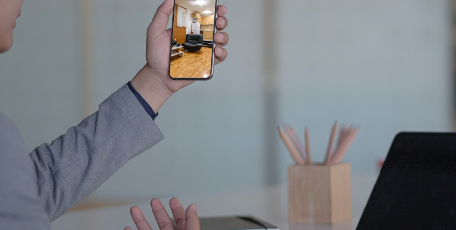 New feature for buyers and tenants: visit the apartment via video call!